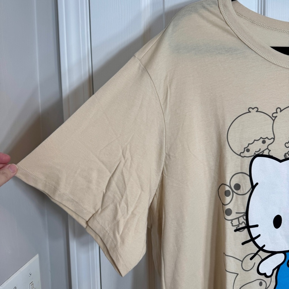 NWT. Sanrio Hello Kitty and Friends graphic t-shirt 3X. - Picture 9 of 13